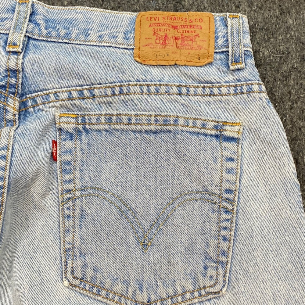 Levi 550 Jeans 16 Womens Light Blue Skater Classic Relaxed Tapered Leg TShirt - Picture 8 of 13